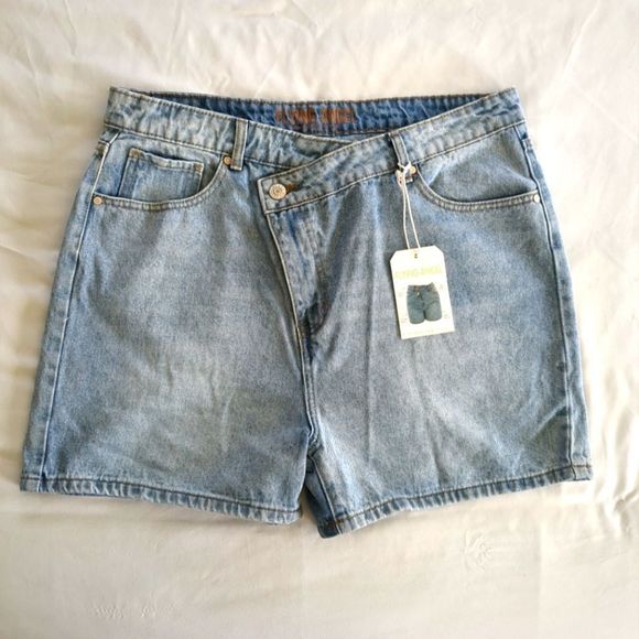 NWT Flying Angel Blue Denim Asymmetrical Zip Shorts Size 17 / 18 - Picture 8 of 9